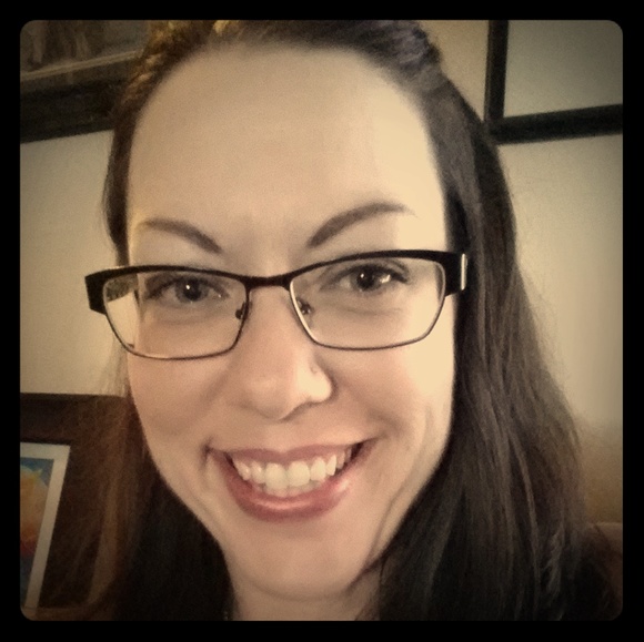 Meet your Posher, Rochelle (Roxy) - Picture 1 of 7